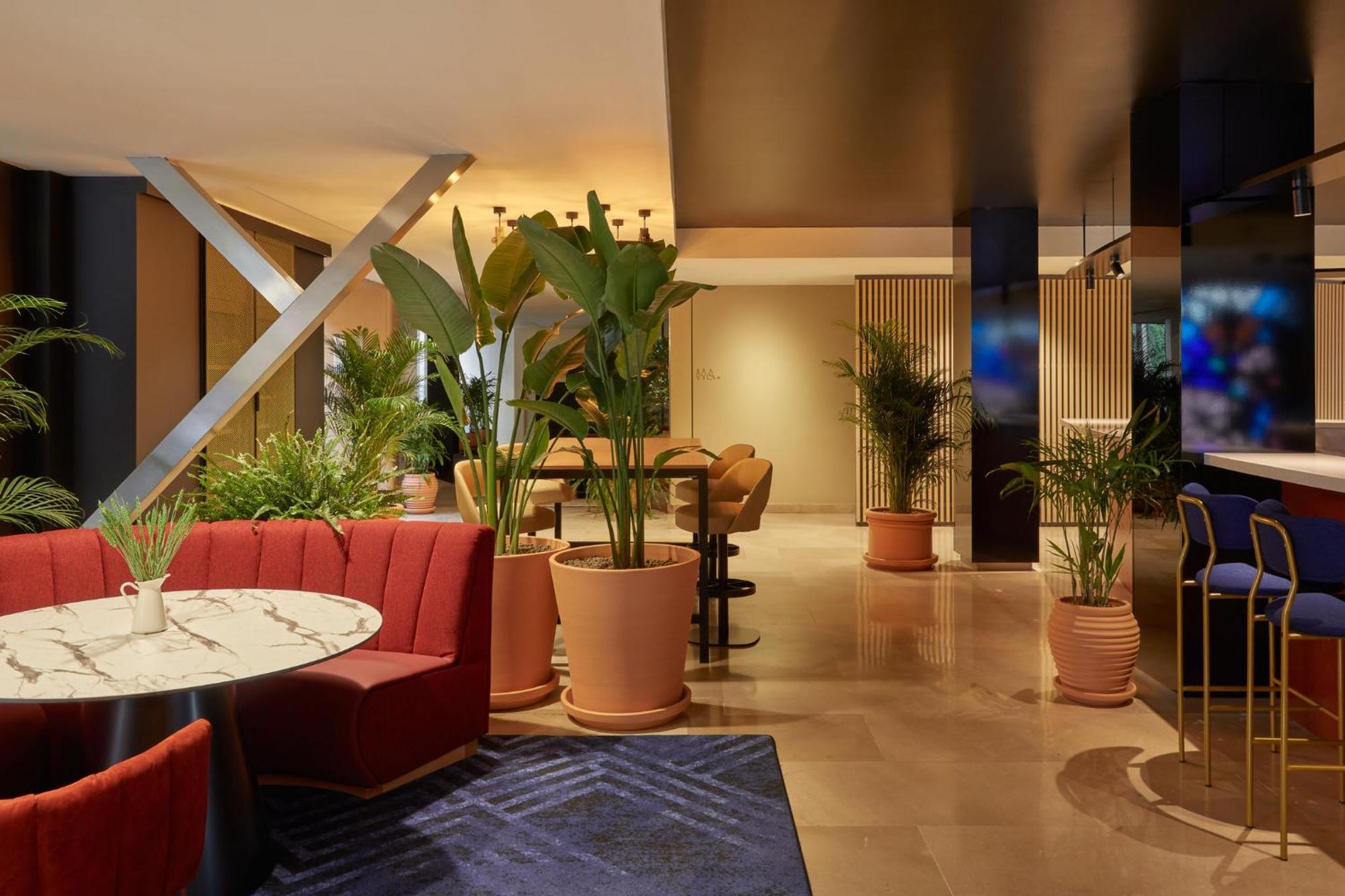 Hotel Crowne Plaza Madrid - Centre Retiro By Ihg Extérieur photo