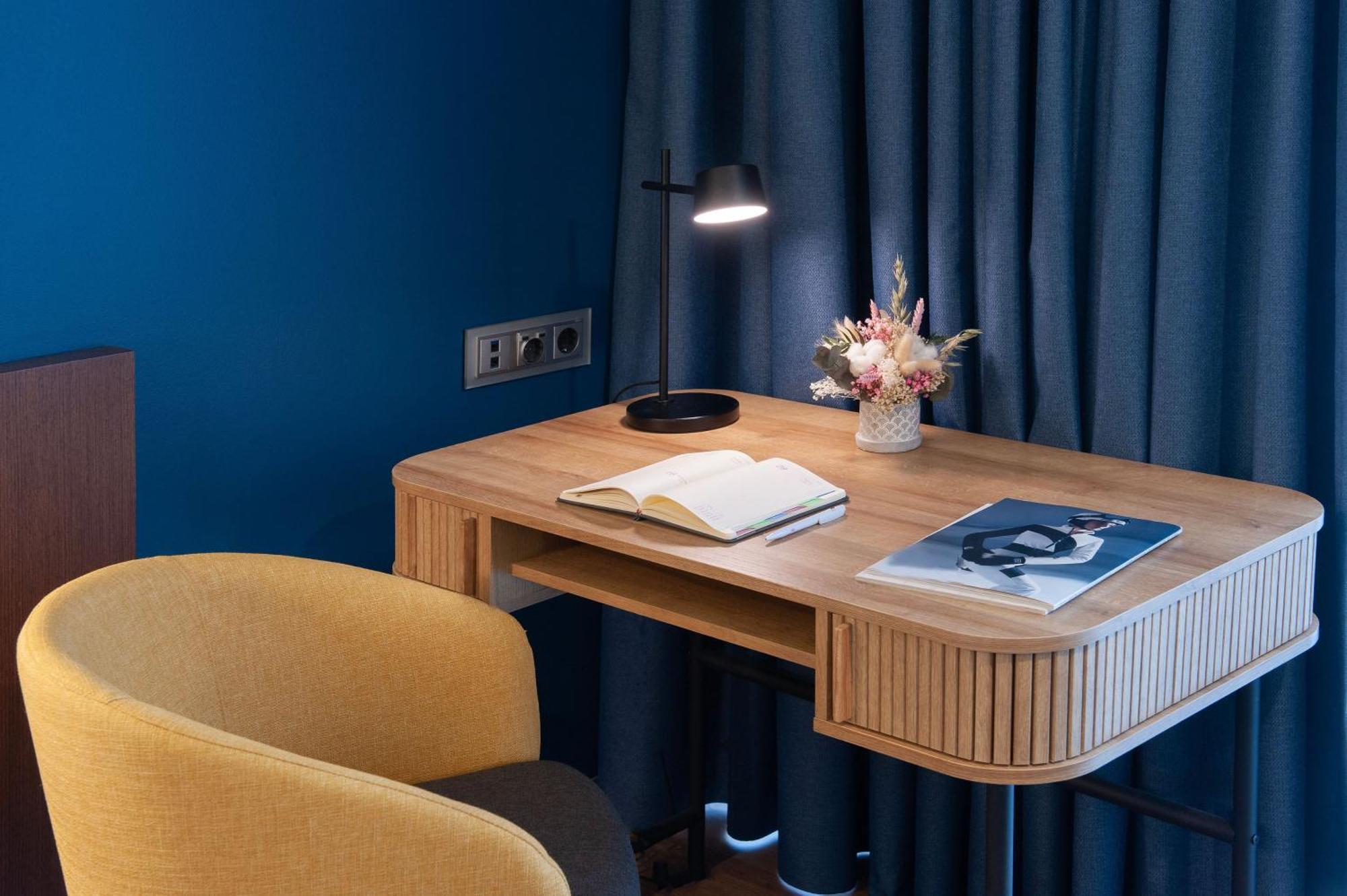 Hotel Crowne Plaza Madrid - Centre Retiro By Ihg Extérieur photo