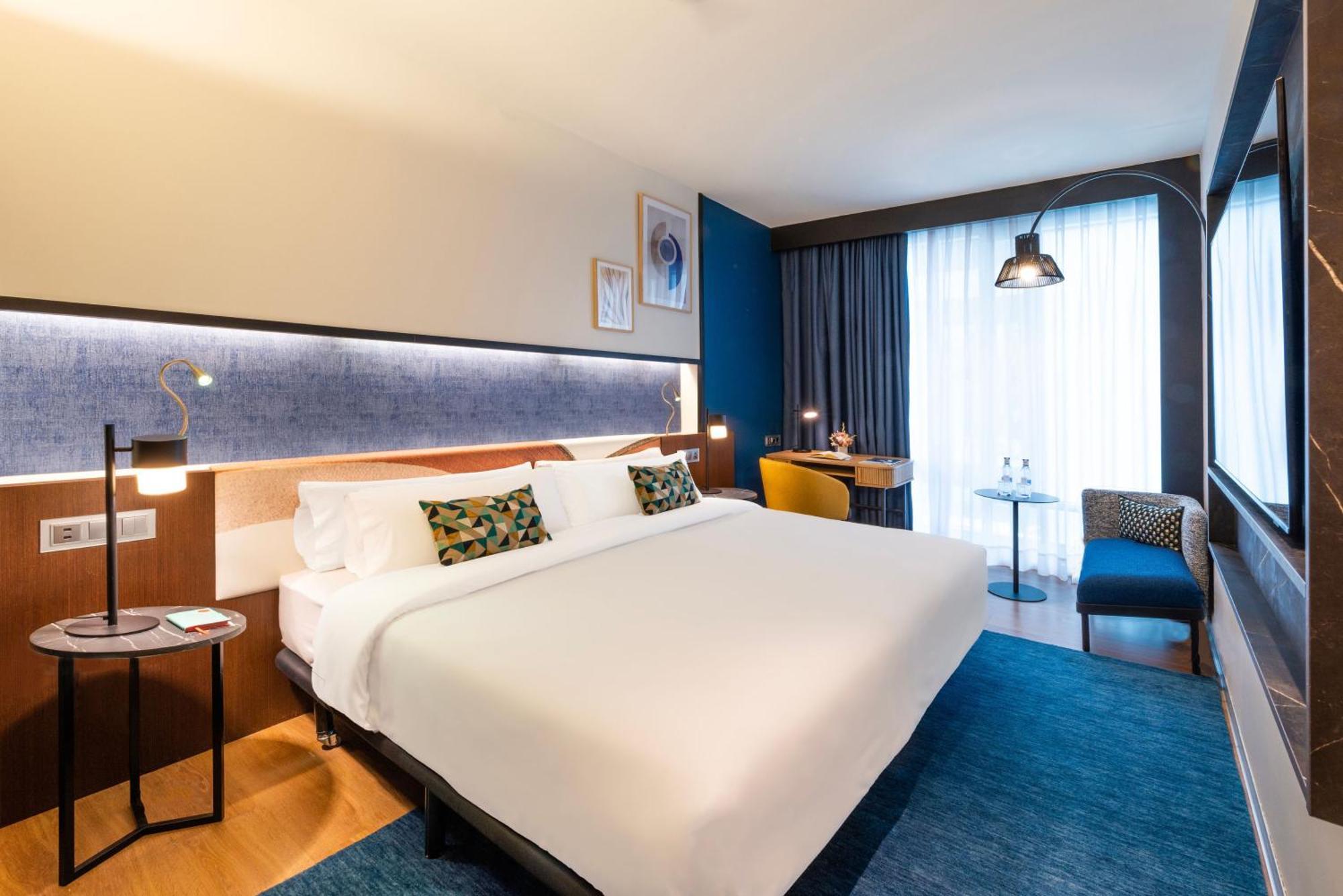 Hotel Crowne Plaza Madrid - Centre Retiro By Ihg Extérieur photo