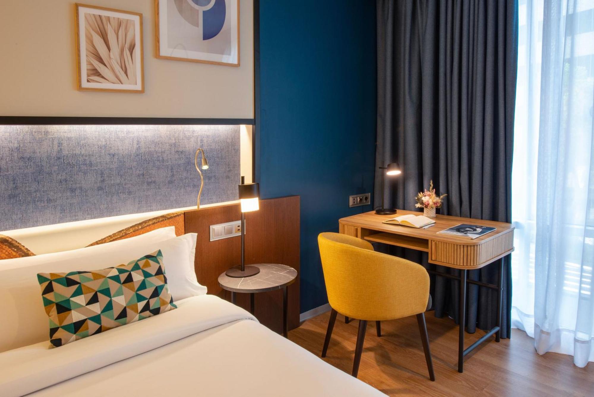 Hotel Crowne Plaza Madrid - Centre Retiro By Ihg Extérieur photo