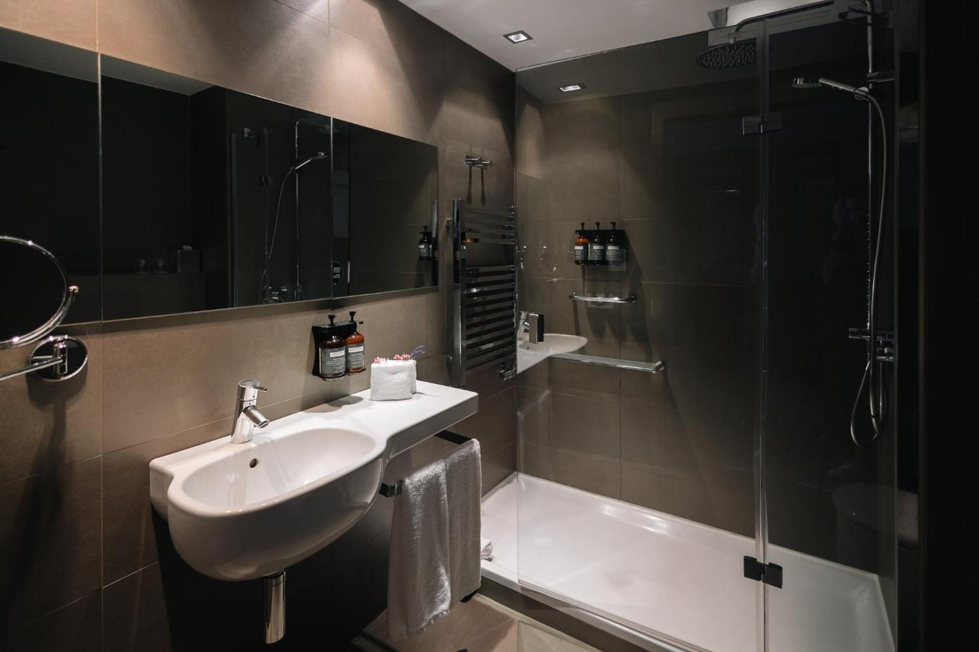 Hotel Crowne Plaza Madrid - Centre Retiro By Ihg Extérieur photo