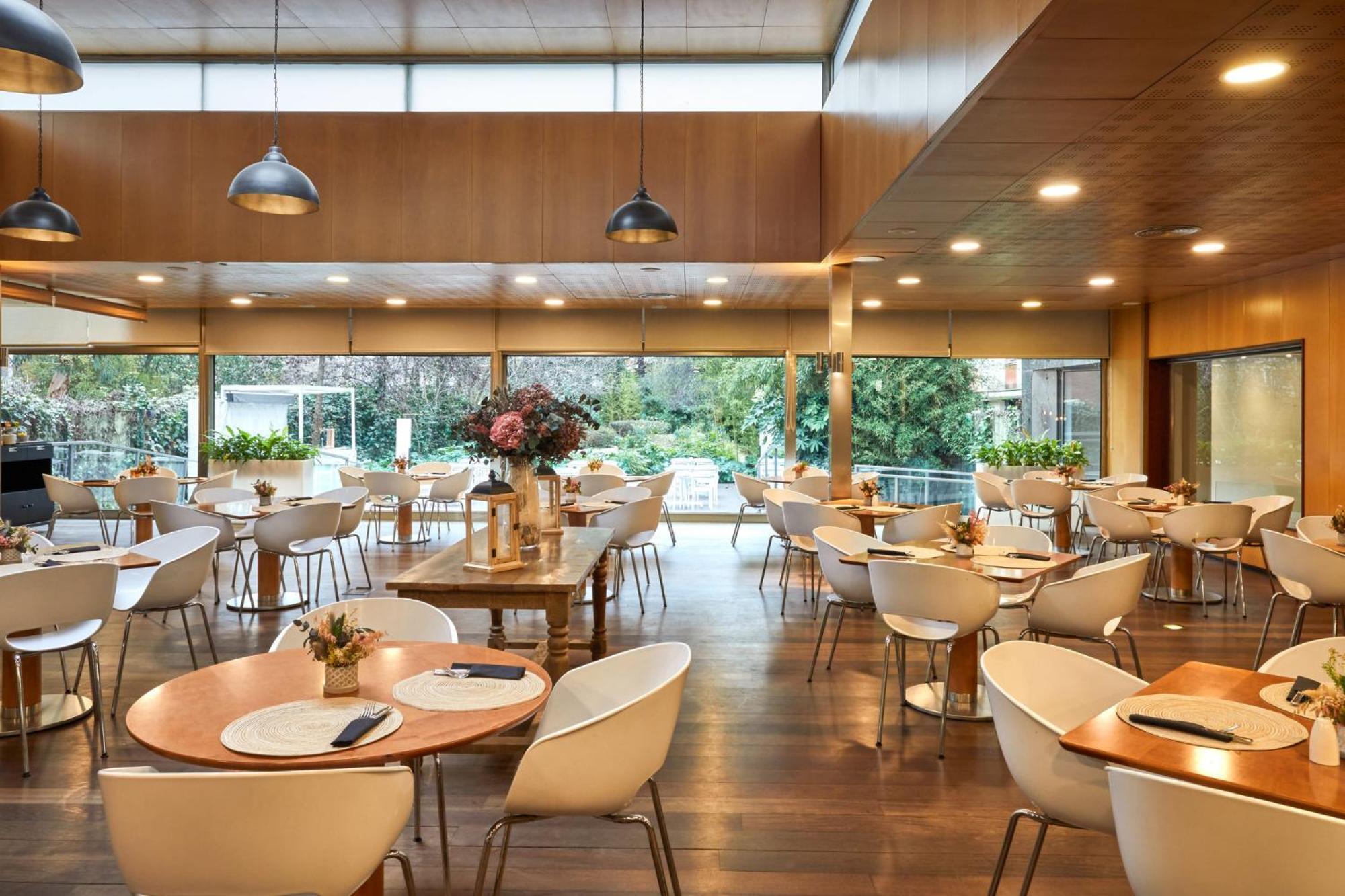 Hotel Crowne Plaza Madrid - Centre Retiro By Ihg Extérieur photo