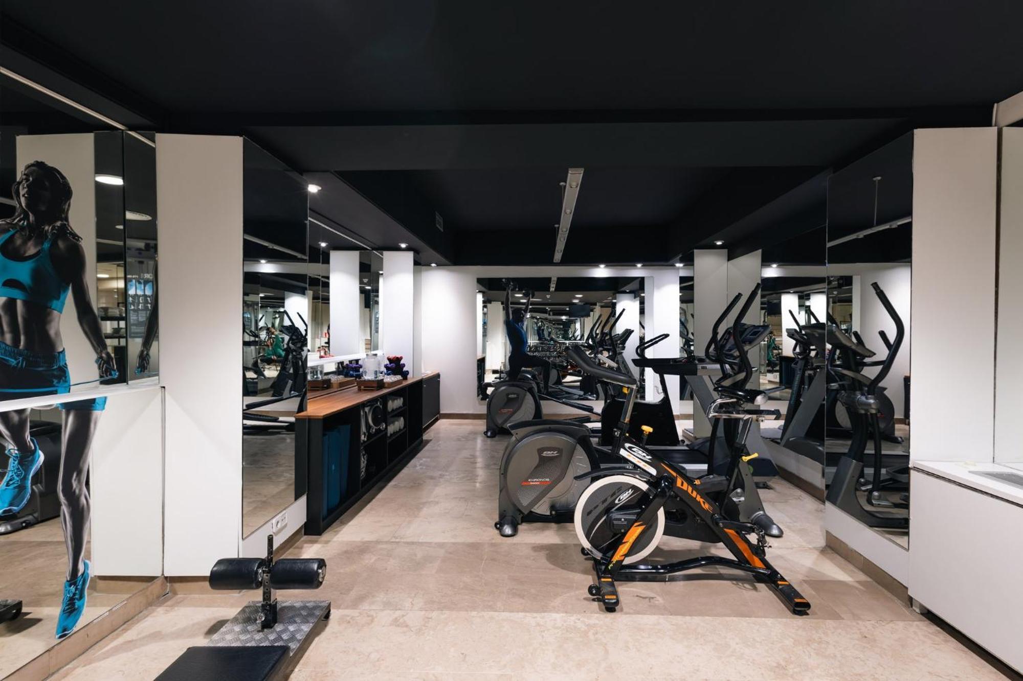 Hotel Crowne Plaza Madrid - Centre Retiro By Ihg Extérieur photo
